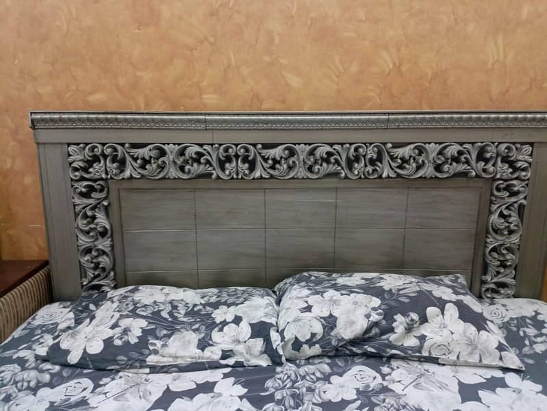 room bed 2