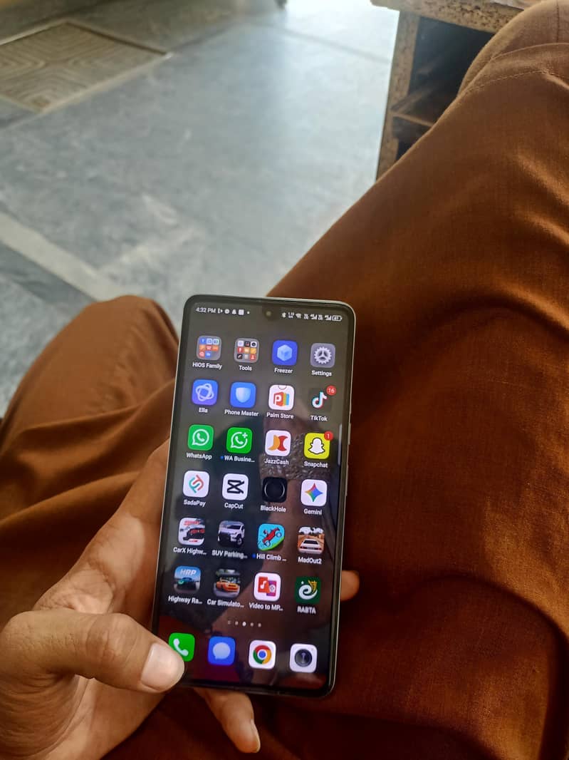 Tecno CAMON 20 13