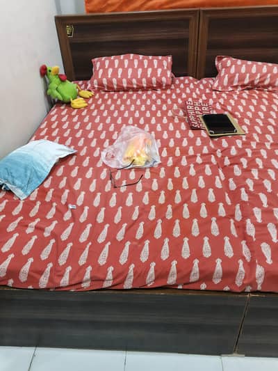 wooden seignal bed with foam