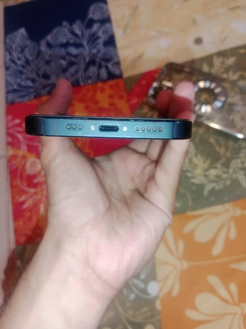 Iphone 13 4