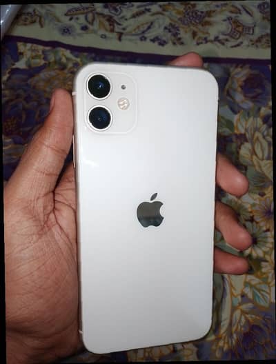 Apple iPhone 11 all ok 10/10 condition 82battery health