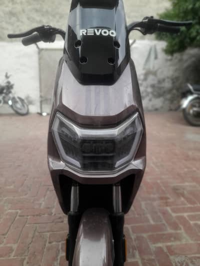 Revo Y06