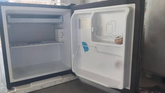 Mini Fridge Hair HR-66B