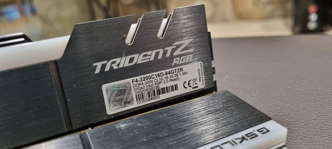 DDR4-3200 GSKILL 64 GB (2×32) RGB