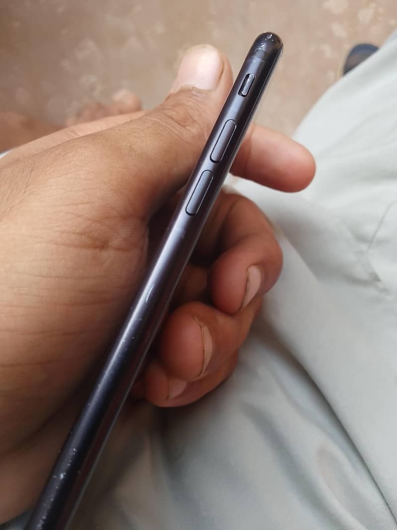 Apple iPhone 7 1