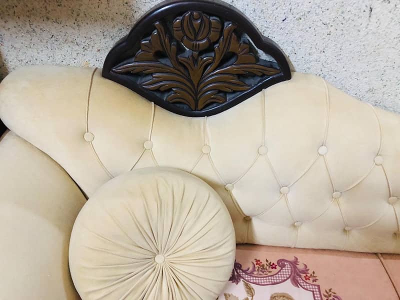 Dewan Sofa 2