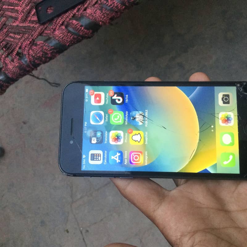 Apple iPhone 8 1