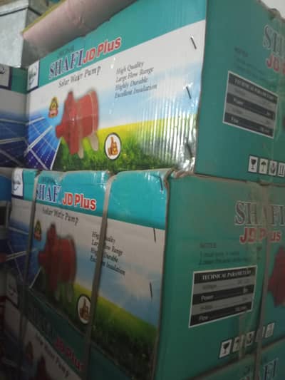 12 volt  JD shafi water pump urgent sale 0/3/0/4/0/7/8/6/8/9/3