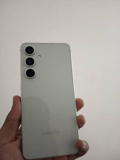 Samsung Mobile S24 fE