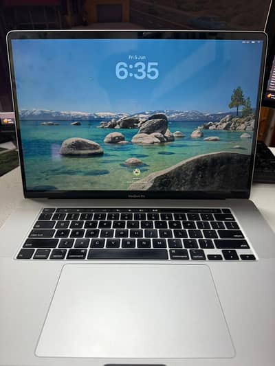 Apple Macbook Pro 32GB/1TB Core i9