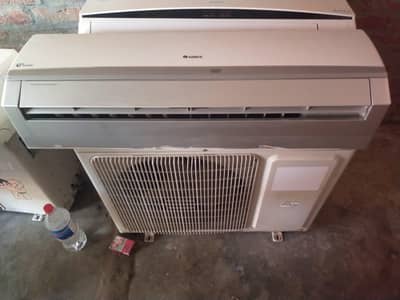 Gree DC inverter ac 1.5 ton all original gas