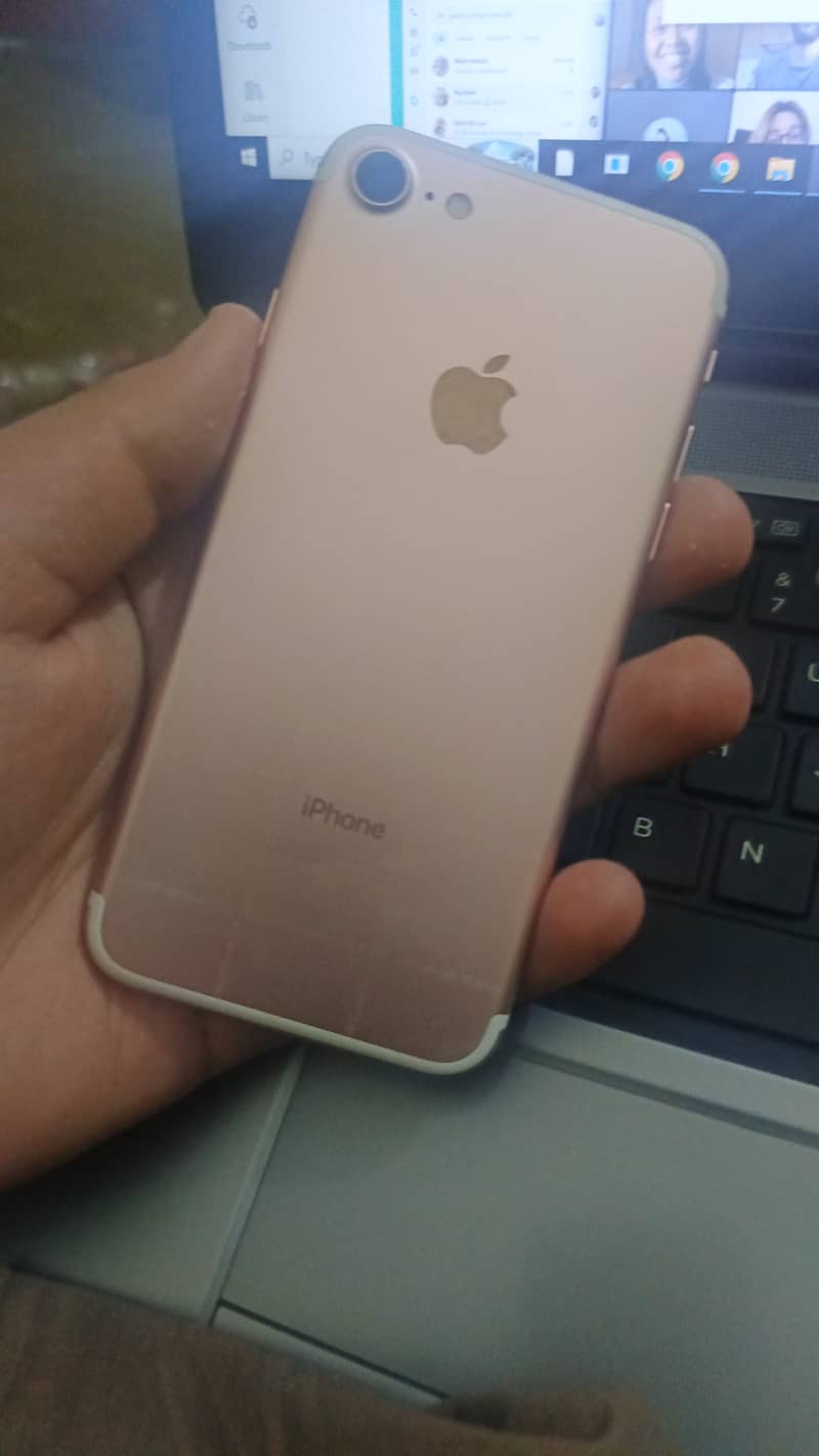 Apple iPhone 7 0