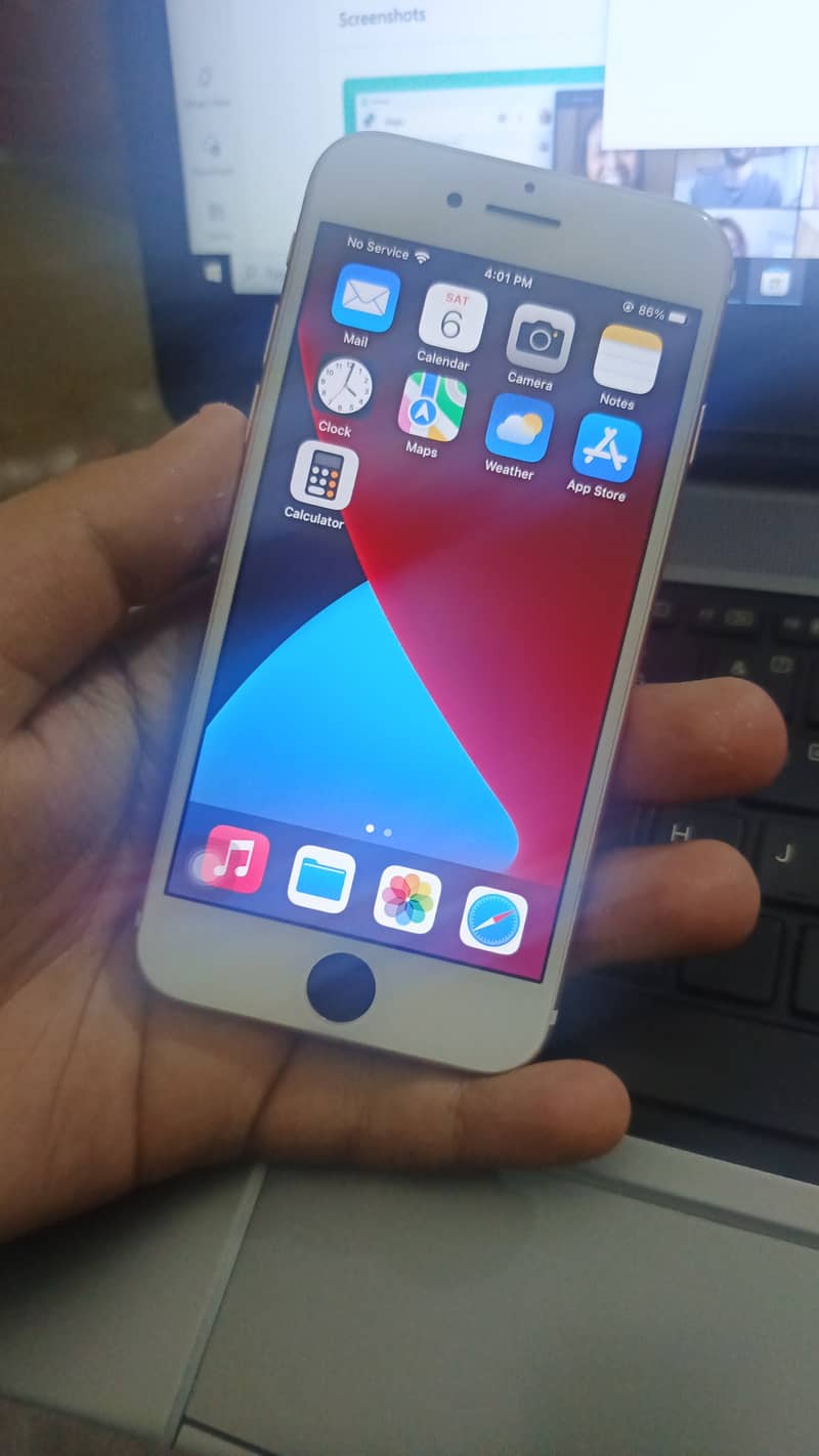 Apple iPhone 7 1