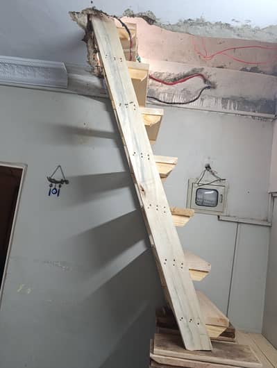 wooden stair length 6.5ft 2ft width size