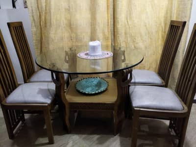 Dining table with 4 chairs and center table