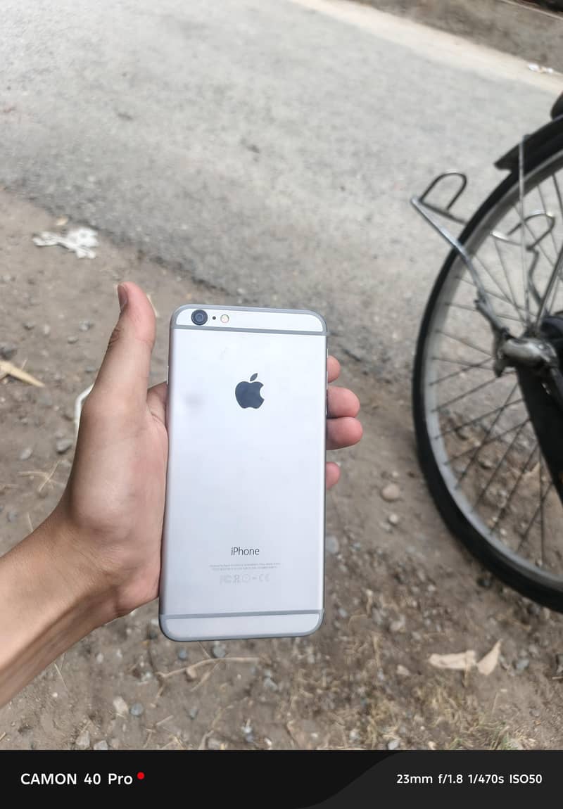 Apple iPhone 6 Plus 4