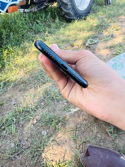 Apple iPhone SE