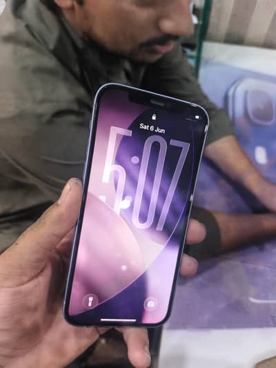 Apple iPhone 12