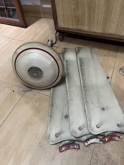 Ceiling fan for sale in good condition