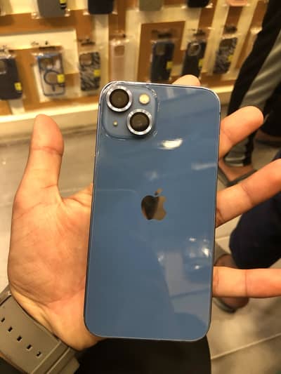 Apple iPhone 13