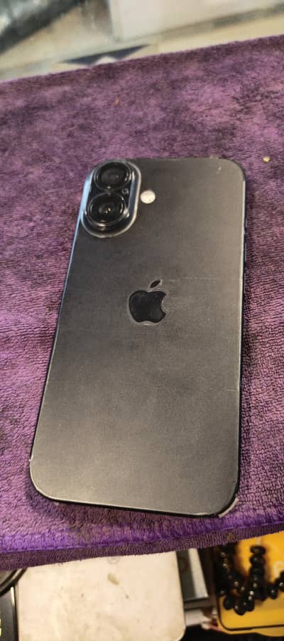 Apple iPhone 16