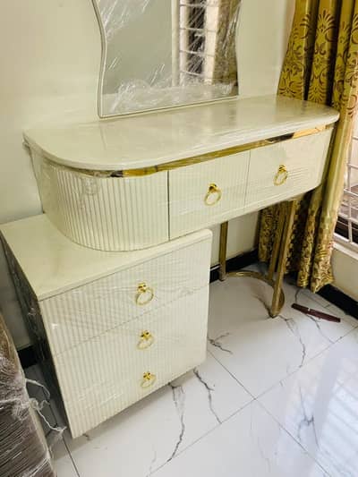 Brand new king size bed set