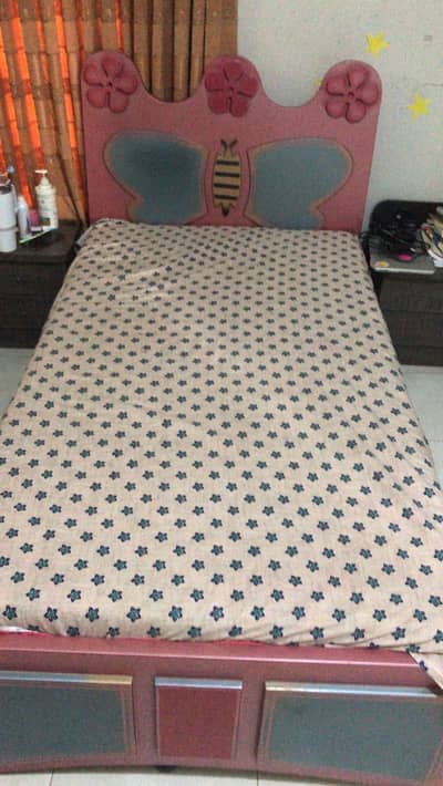 Single bed with mattress