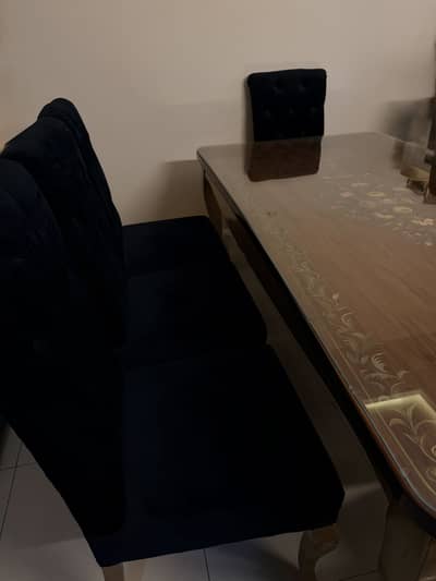 Dining table for sale