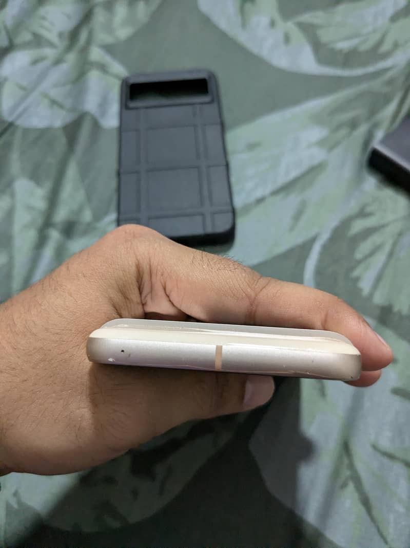 Google Pixel 8 6