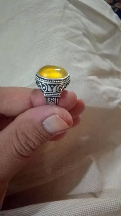 Original Iranian yellow yamni agate ring