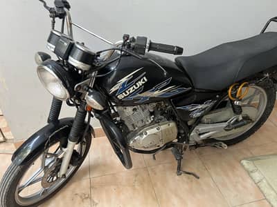Suzuki GS 150 2017