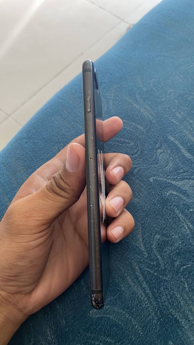 Apple iPhone 7 Plus 1