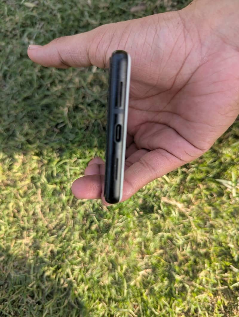 Google Pixel 6 4