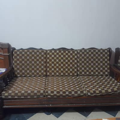 5 seater sofa,solid wood,no damage,supreme foam
