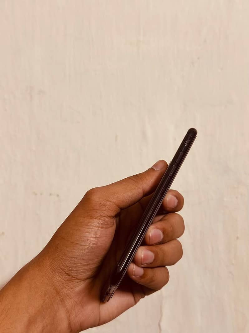 Apple iPhone 7 3