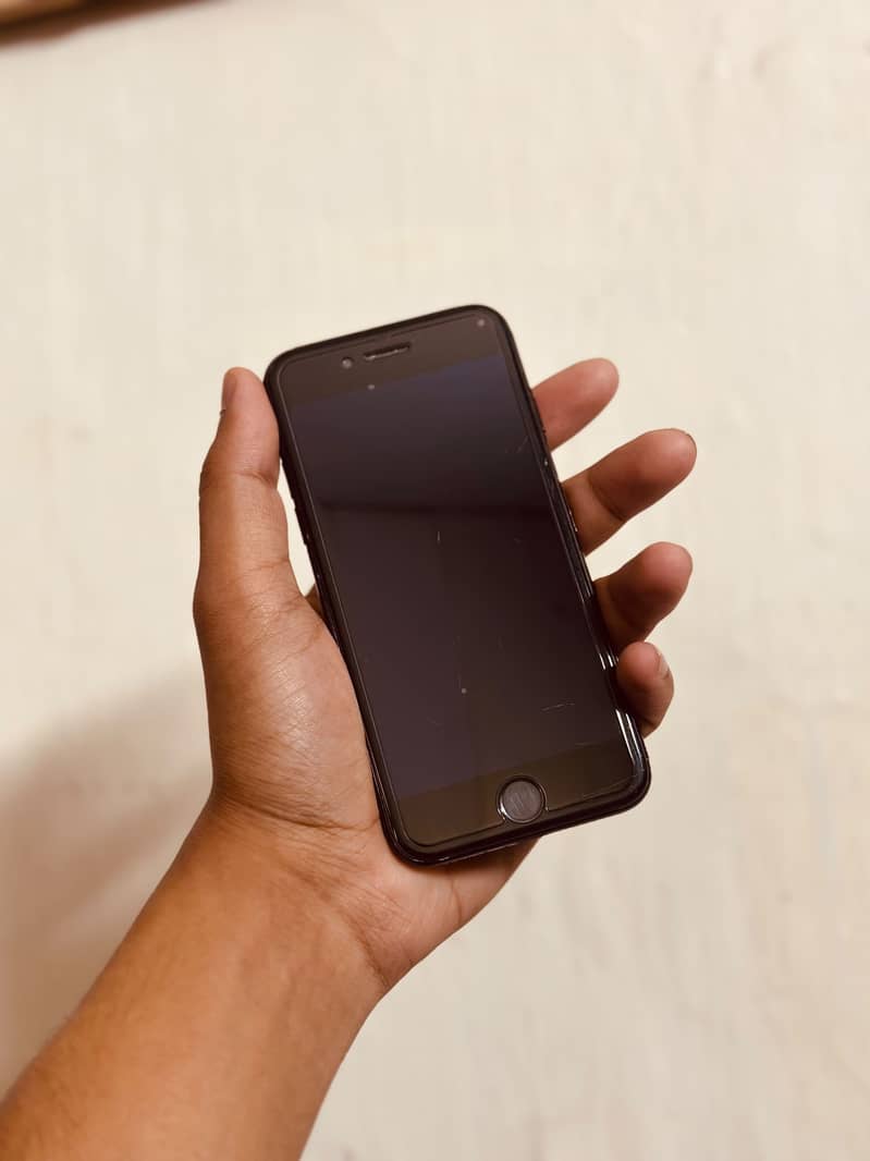 Apple iPhone 7 4
