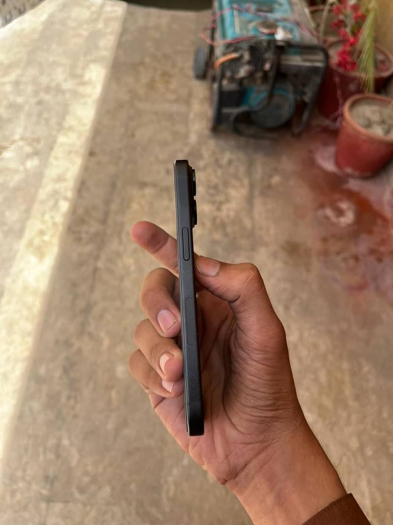 Apple iPhone 15 3