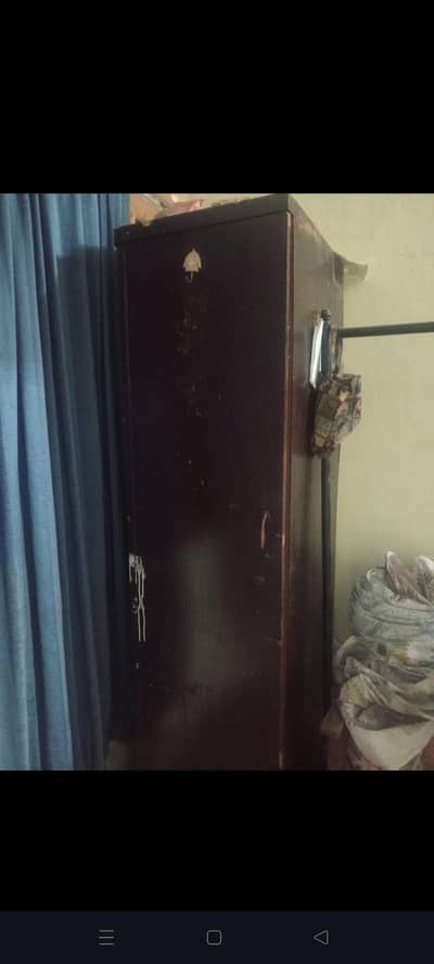 Single door almari