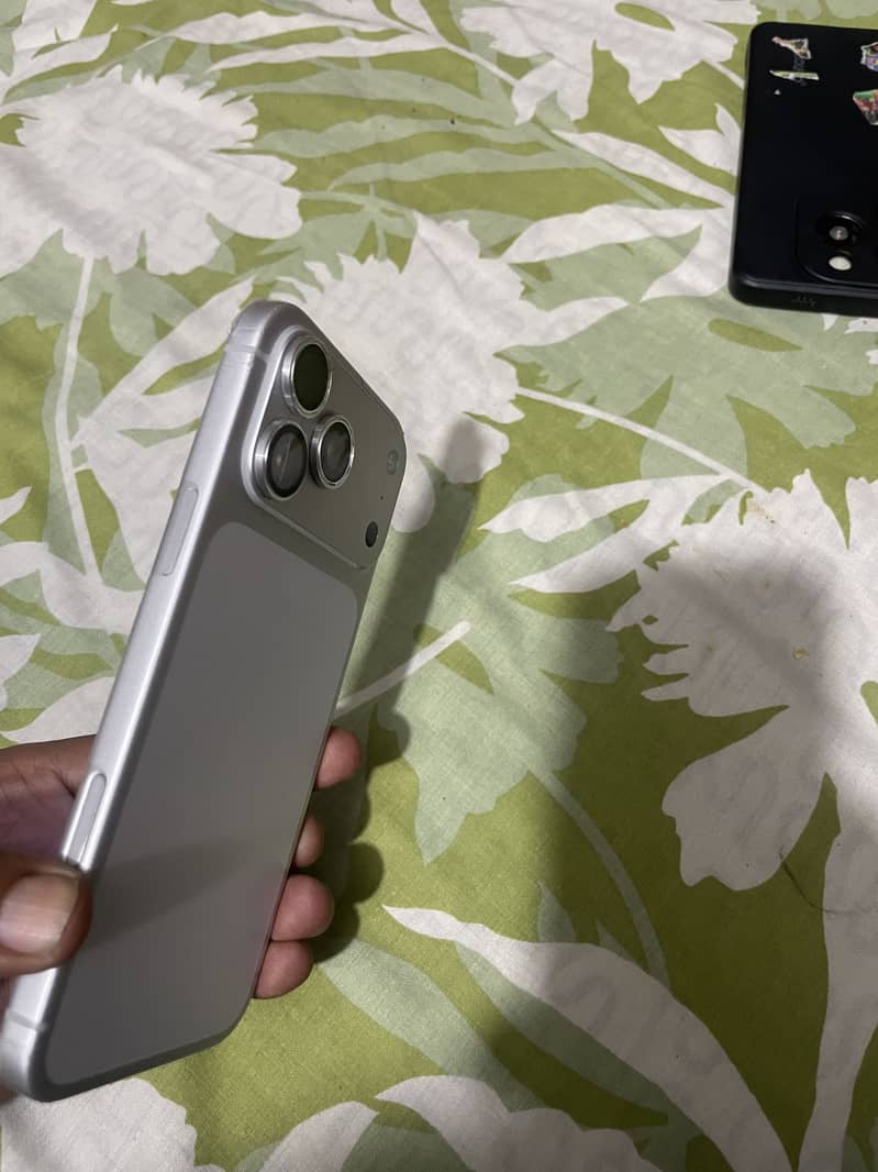 iPhone 17 pro max 0