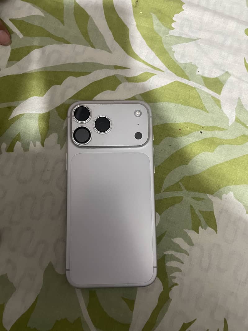 iPhone 17 pro max 2