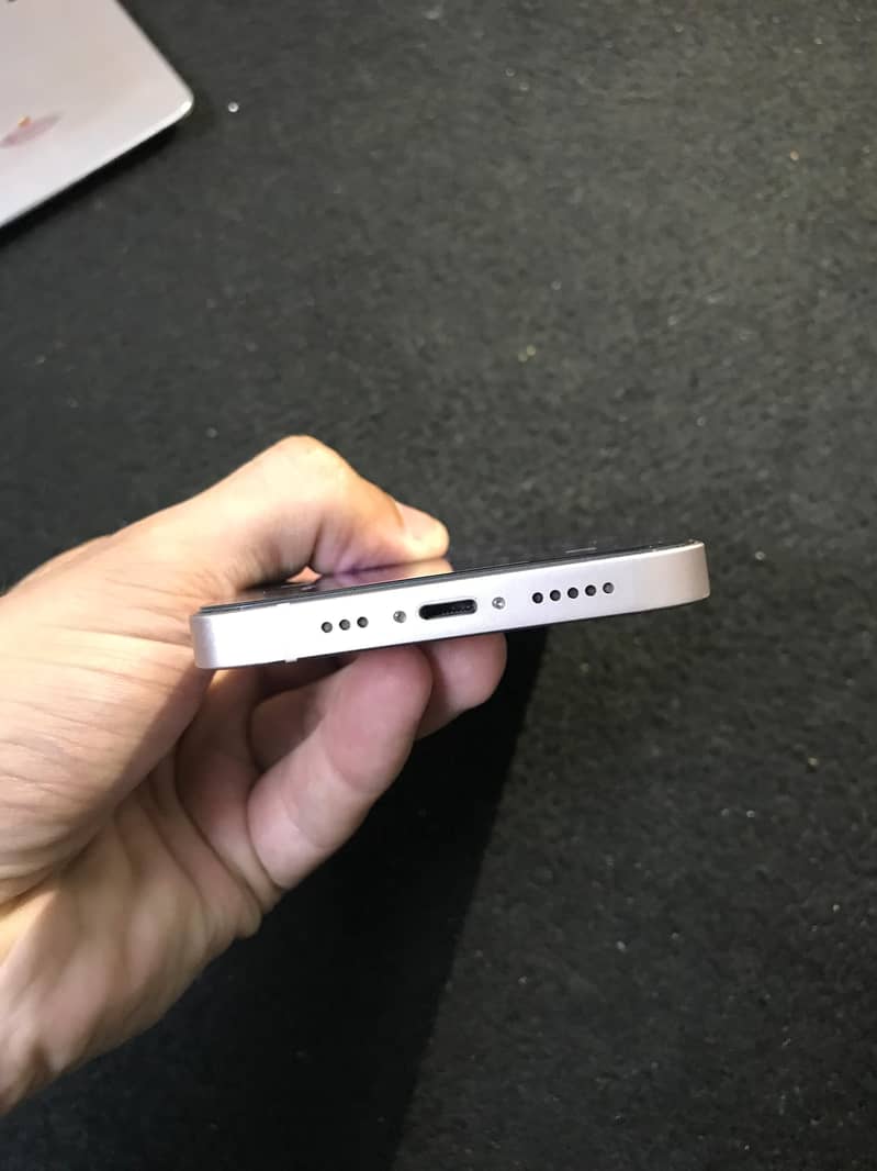 Apple iPhone 13 2