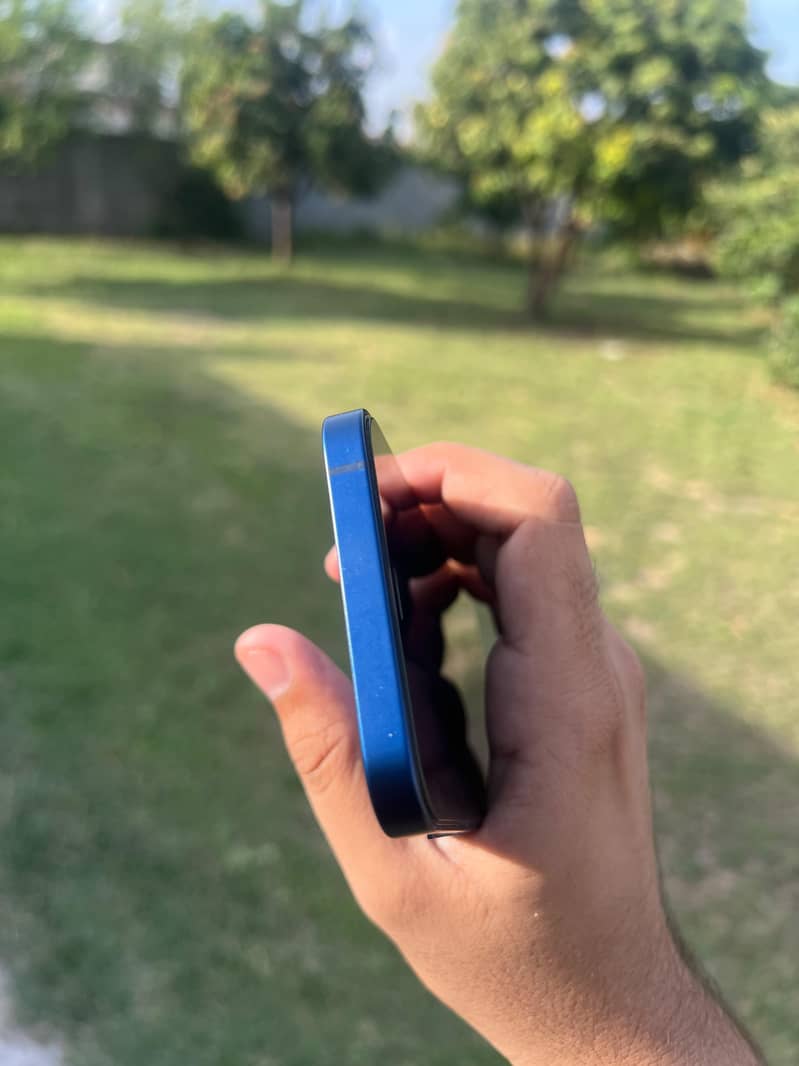 Iphone 12 4