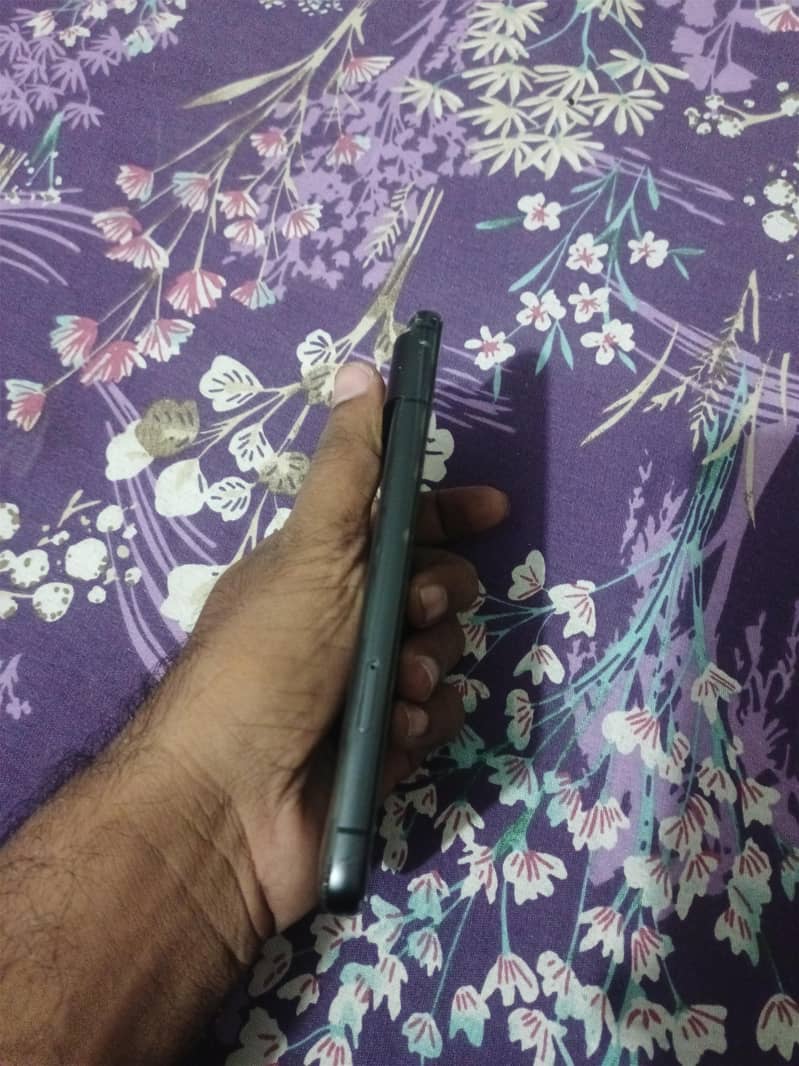 Google Pixel 8 4