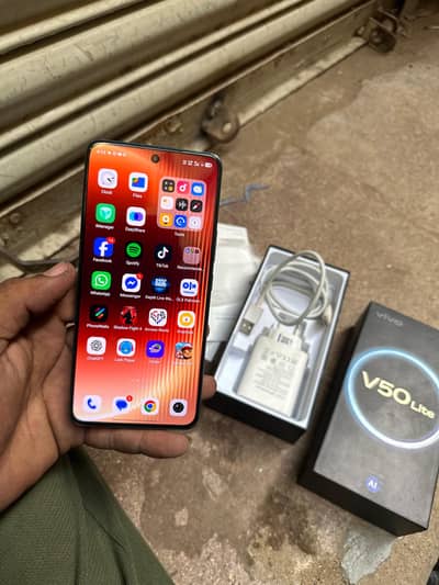Vivo V50 Lite