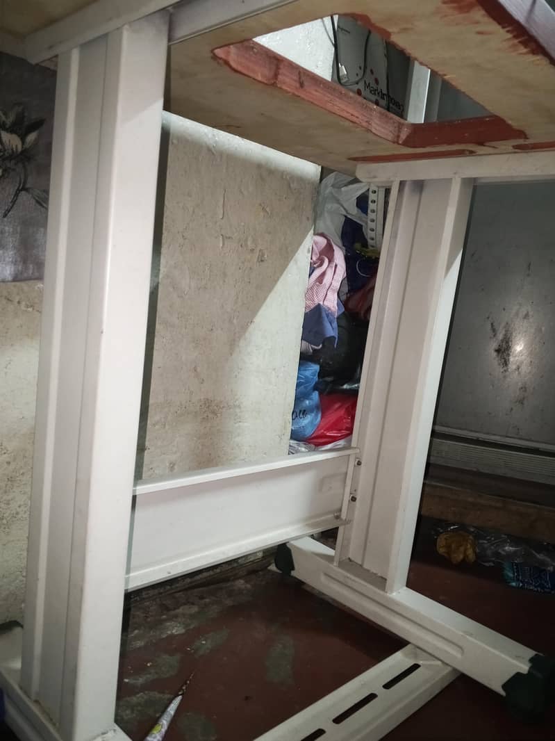 machine stand 0