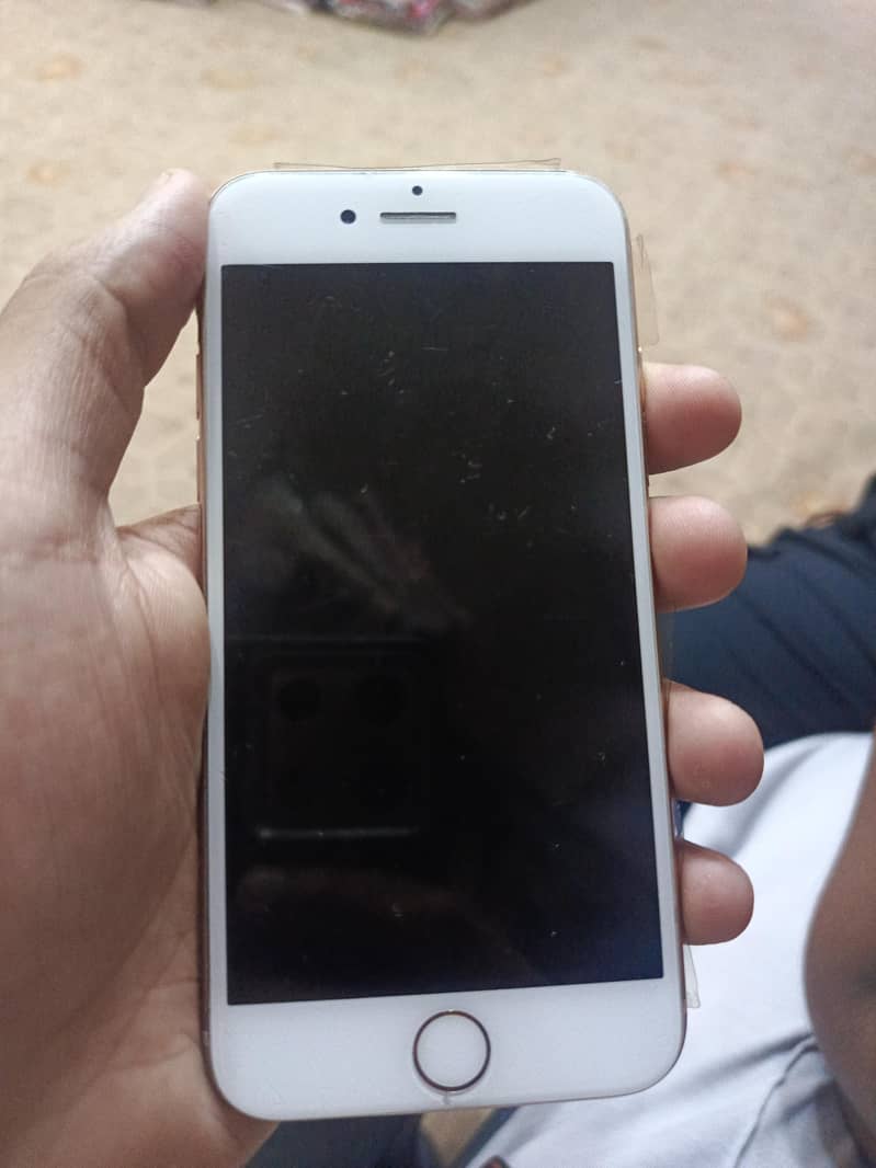 Apple iPhone 8 1