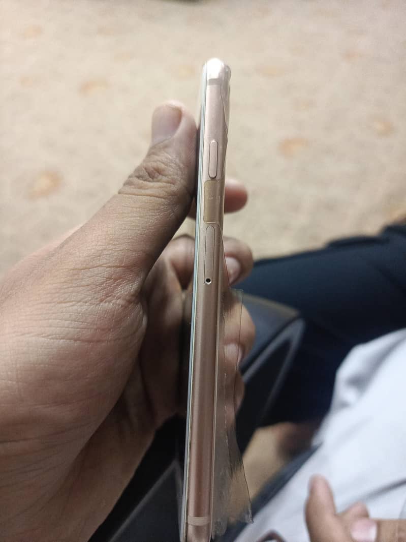 Apple iPhone 8 3