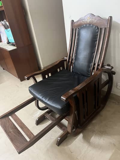 Reading Rocking Chair - with leg relaxer