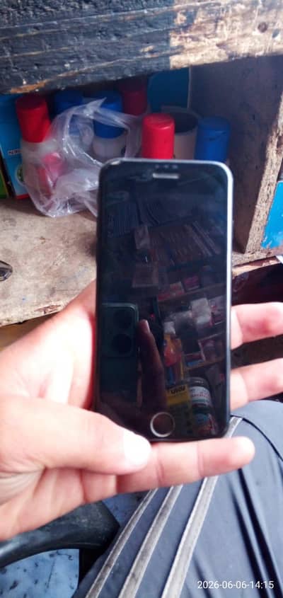 Apple iPhone 7