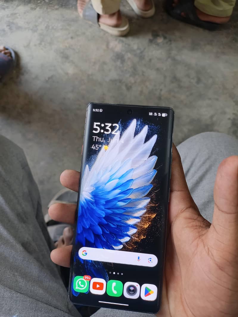 Tecno CAMON 40 Pro 0